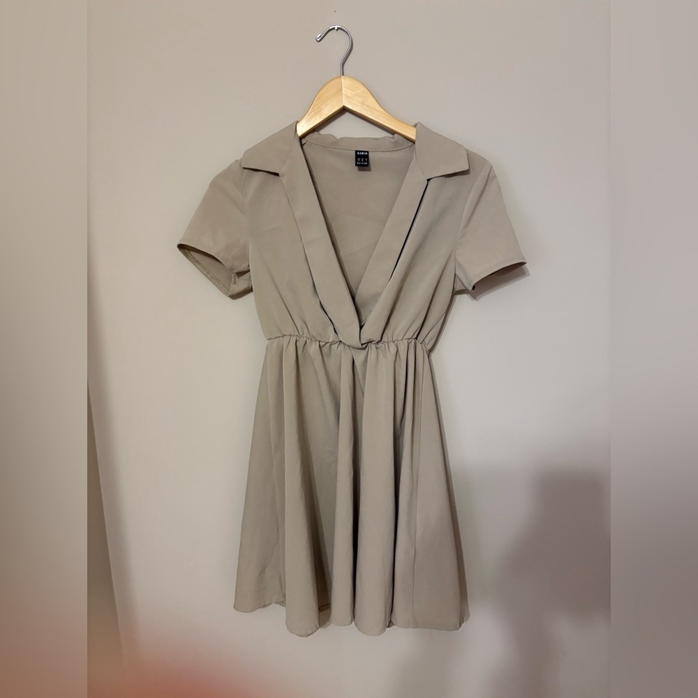 SHEIN Women's Beige Wrap A-Line Knee Length Dress Size XS Casual Summer - Picture 5 of 7